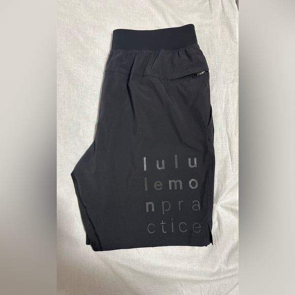 New Lululemon T.H.E. Short *Linerless 9" Updated !!! - Picture 8 of 8